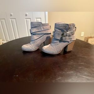 Gently pre-loved American Eagle Boots